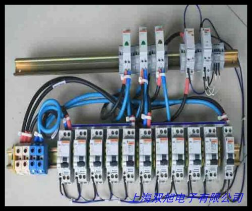 施耐德電動(dòng)機(jī)保護(hù)斷路器 GV3-M25 20-25A 現(xiàn)貨庫(kù)存質(zhì)保一年