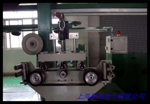 提供DF-4型電磁礦石粉碎機(jī) 電磁式制樣粉碎機(jī) 礦石粉碎機(jī)